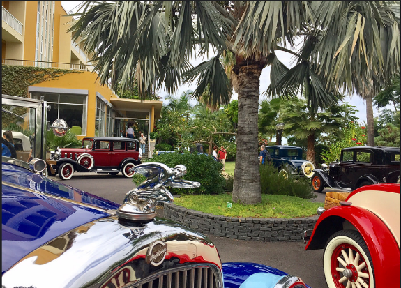 El XIX Paseo Turístico Hotel Tigaiga regresa un año más con la tradicional caravana de coches antiguos por el Valle de La Orotava