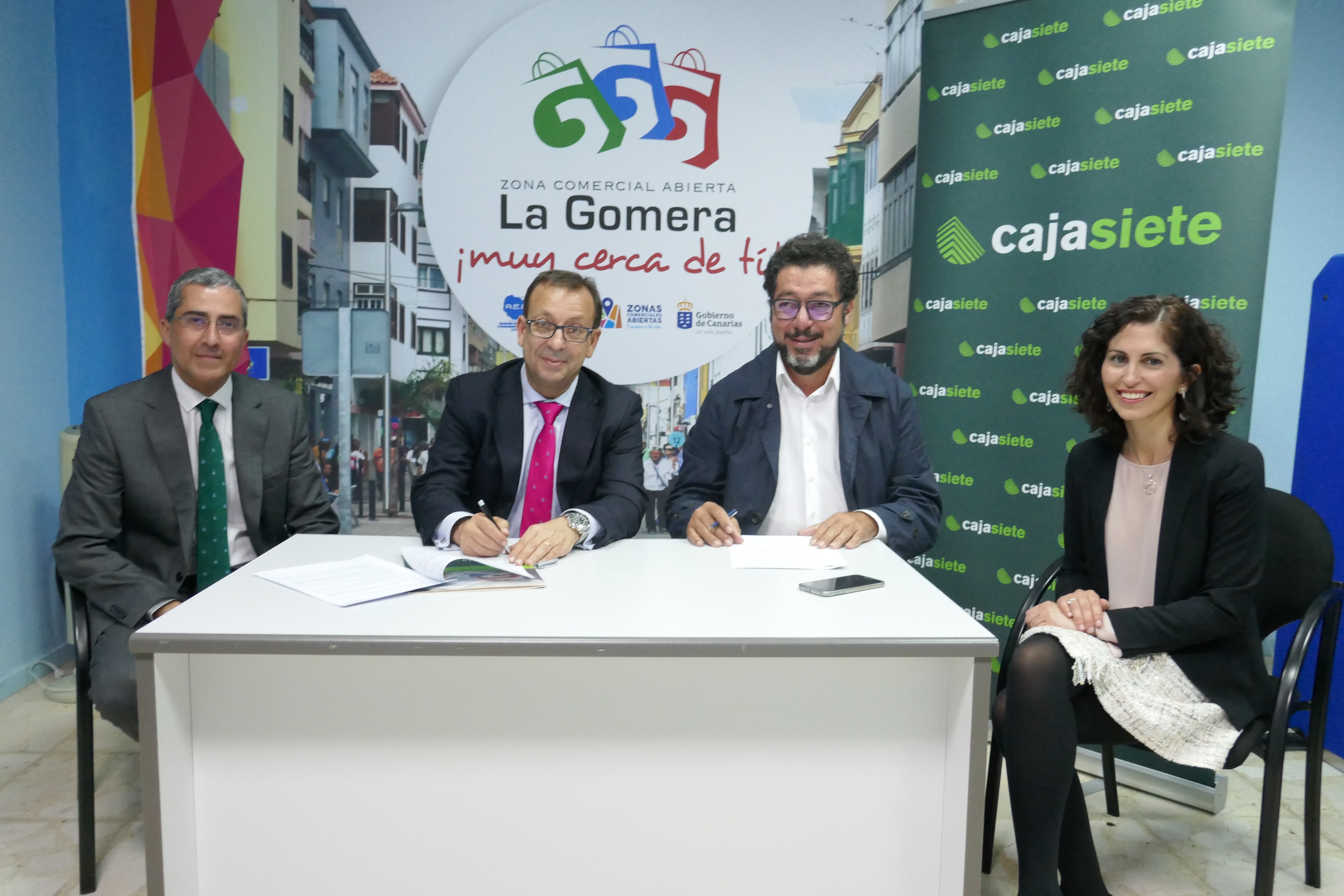 Renovado el convenio entre Cajasiete y la Asociación de empresarios, comerciantes y profesionales de La Gomera