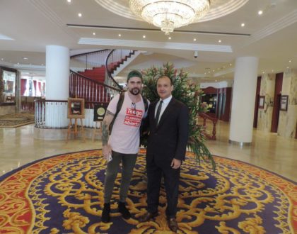 Juanes disfruta de su estancia en el Hotel Botánico
