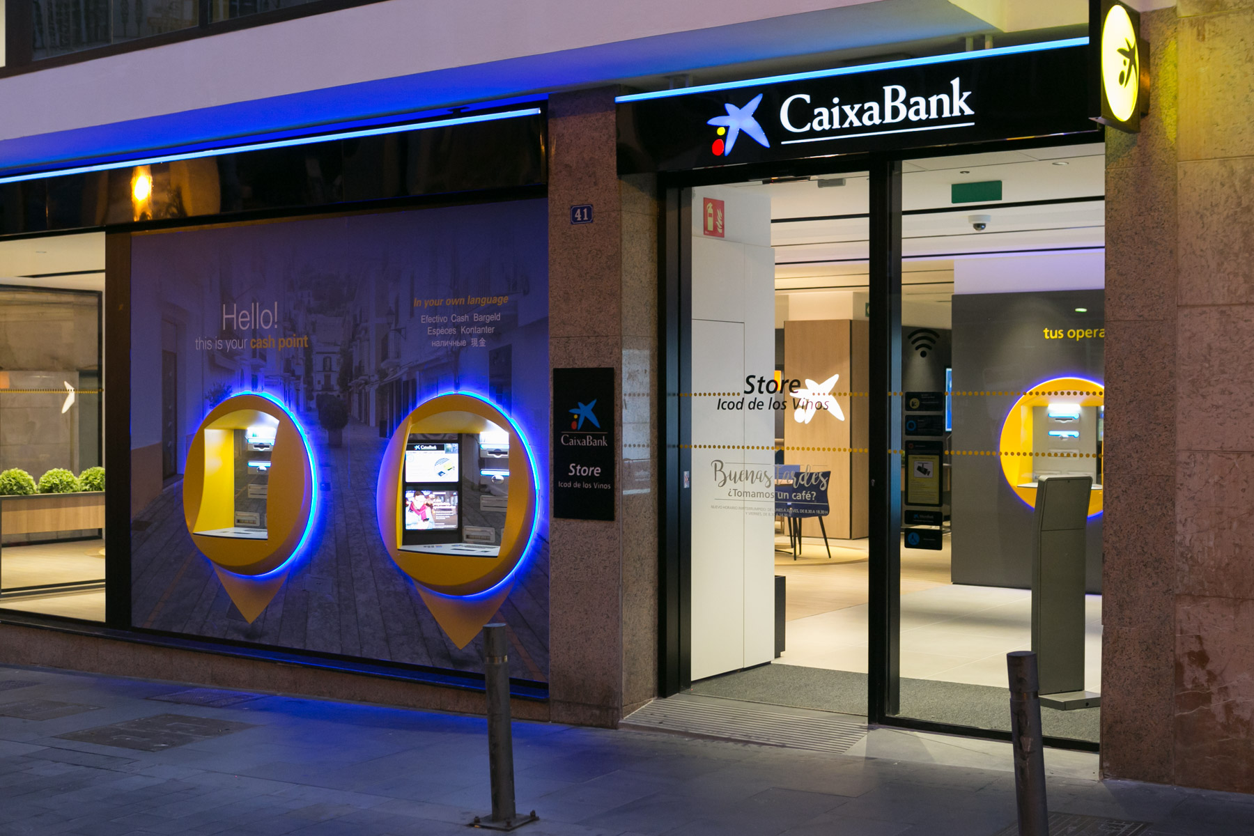 CaixaBank adelanta el pago de las pensiones y activa un plan para evitar colas en las oficinas