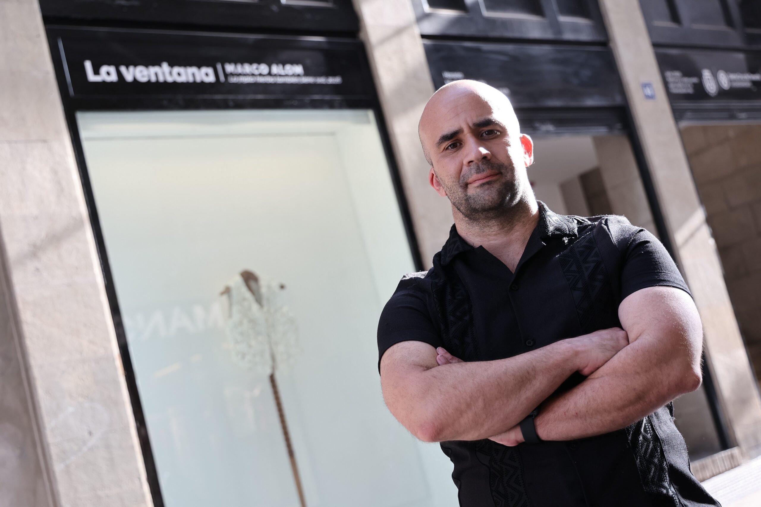 El artista plástico Marco Alom presenta la obra ‘La mala hierba también tiene sed’ en ‘La ventana’ del Círculo de Bellas Artes de Tenerife